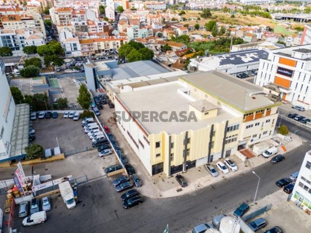 Duplex venda em Santiago Dos Velhos, Lisboa