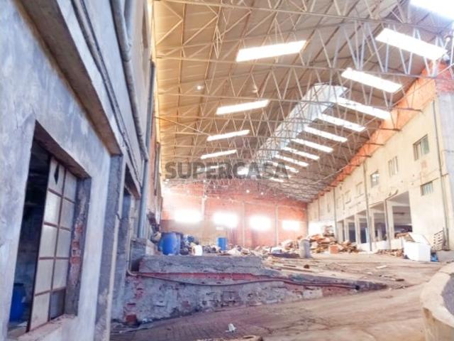 Armazém venda em Alcanena, Santarém