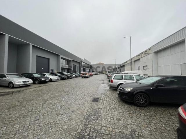 Armazém venda em Lousada, Lodares