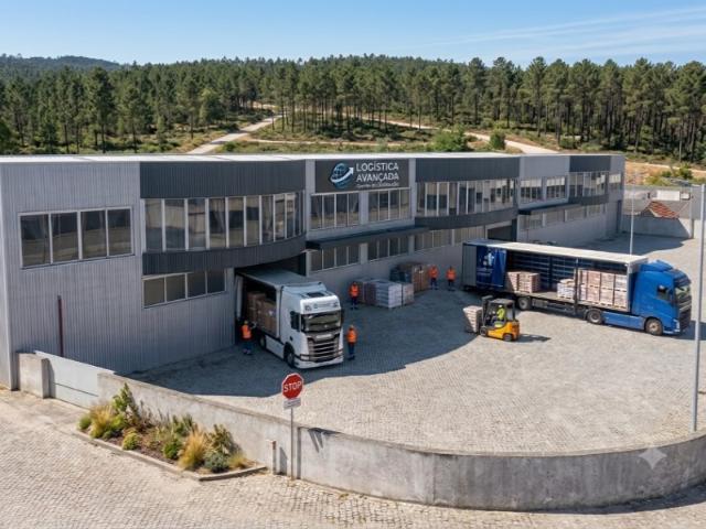 Armazém alugar em Bougado (São Martinho e Santiago), Trofa