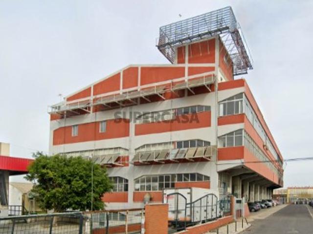 Armazém venda em Santiago Dos Velhos, Lisboa