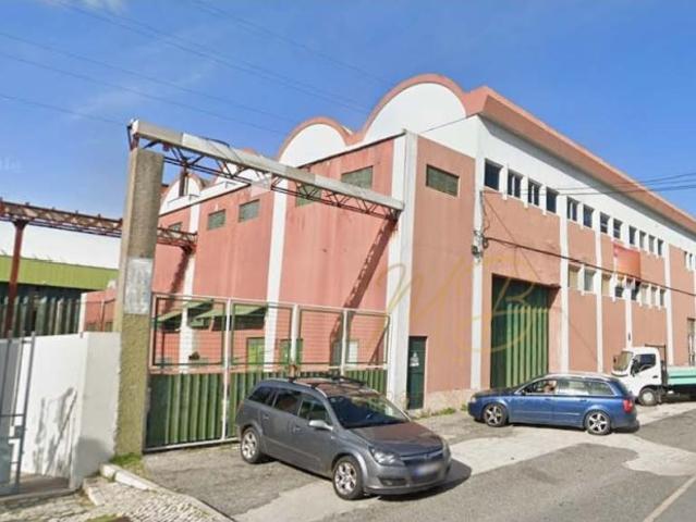 Armazém venda em Portela da Azóia, Santiago Dos Velhos