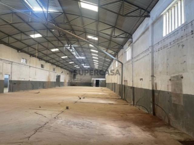 Armazém venda em Santarém