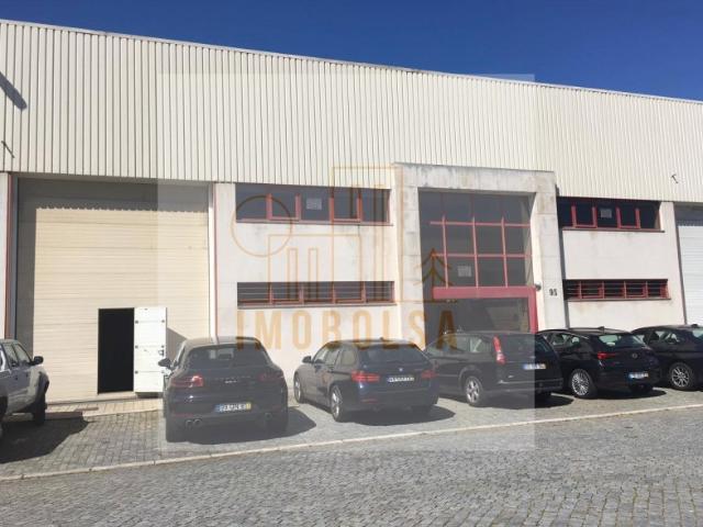 Armazém alugar em Moreira, Padrão de Moreira