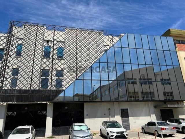 Armazém venda em Santiago Dos Velhos, Lisboa