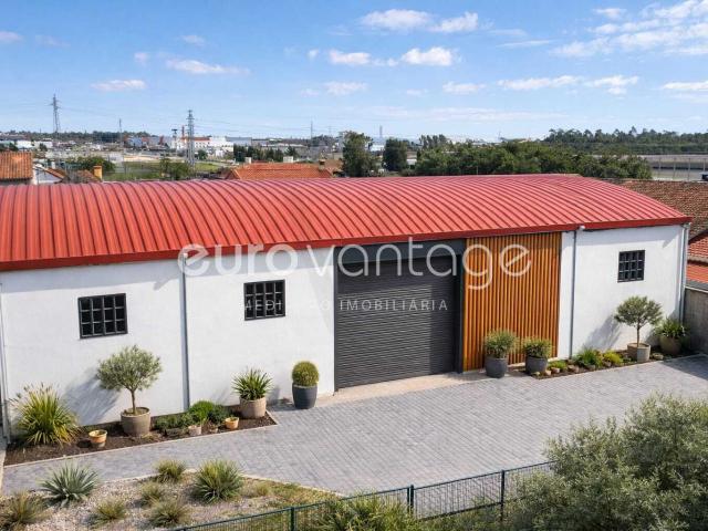 Armazém venda em Porto De Mós, Leiria