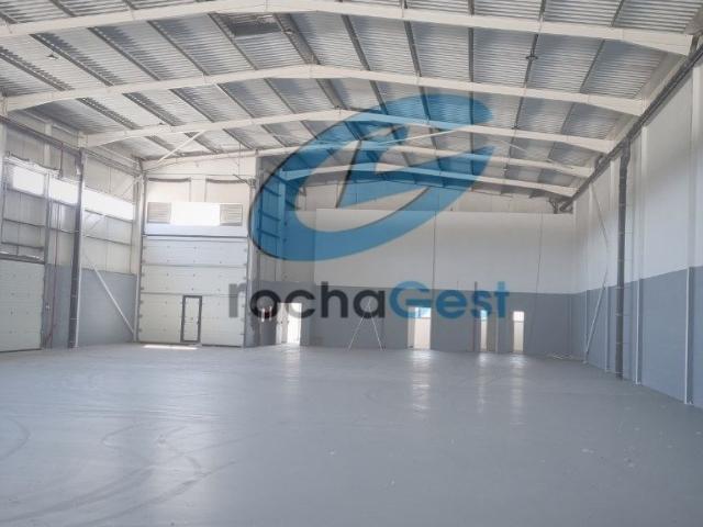 Armazém alugar em Vila Nova De Gaia, Porto