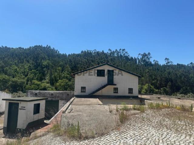 Armazém venda em Pussos, Leiria