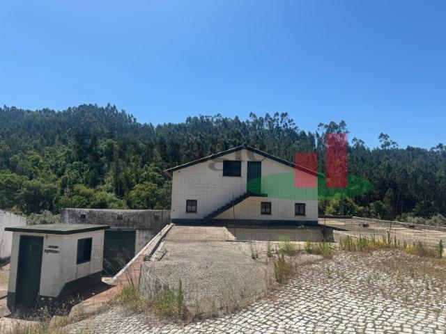 Armazém venda em Pussos, Leiria
