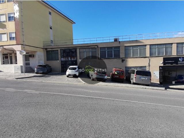 Armazém venda em Camarate, Bairro Alto do Moínho