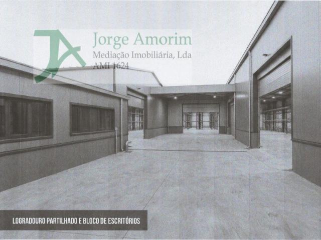 Armazém alugar em Vila Nova De Gaia, Porto