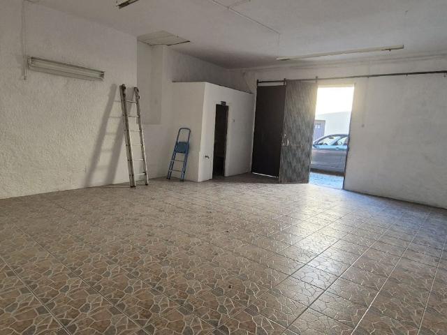 Armazém alugar em Porto