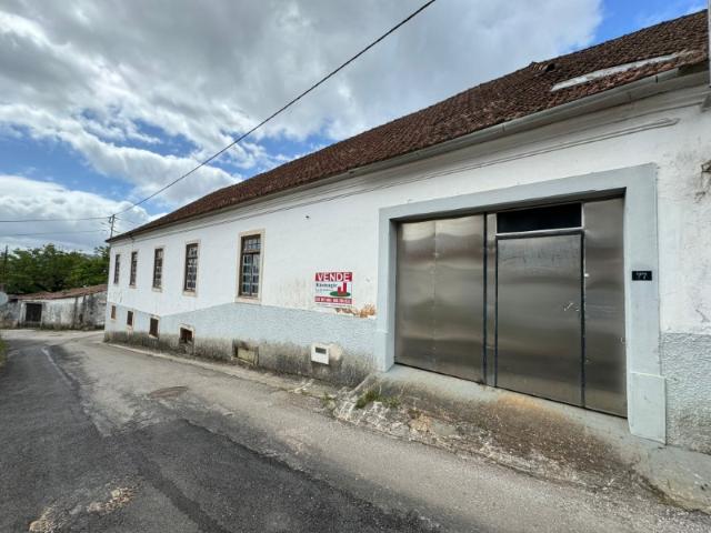 Armazém venda em Porto De Mós, Leiria