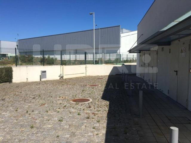 Armazém alugar em Maia