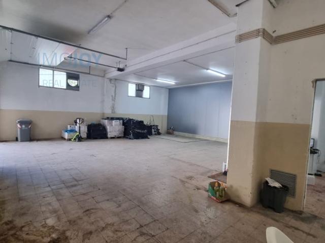 Armazém alugar em Santiago Dos Velhos, Lisboa