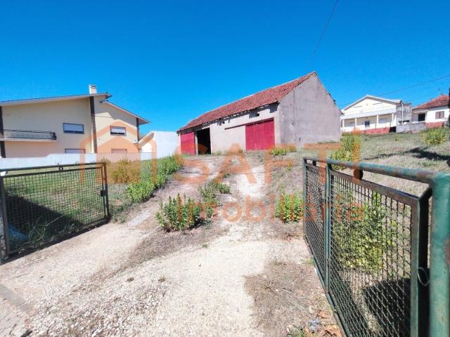Armazém venda em Pussos, Leiria