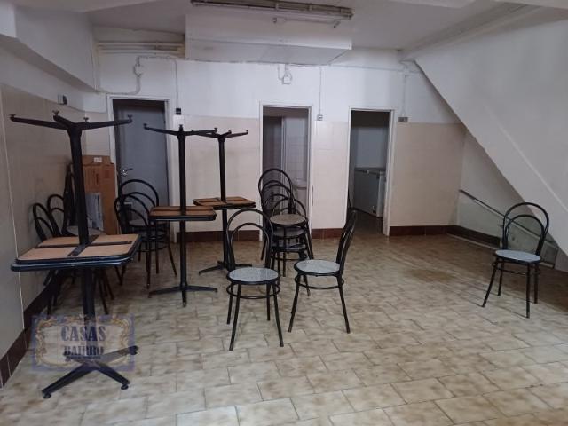 Armazém alugar em Falagueira, Amadora