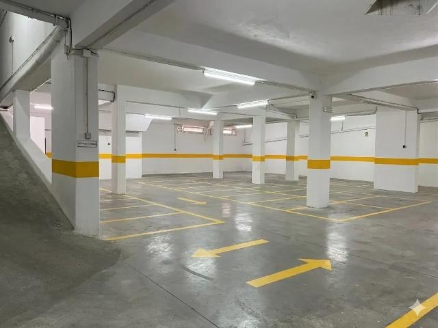 Garagem venda em Cova da Piedade, Almada