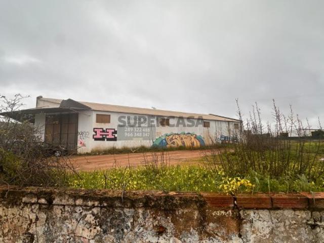 Armazém venda em Quarteira, Loulé