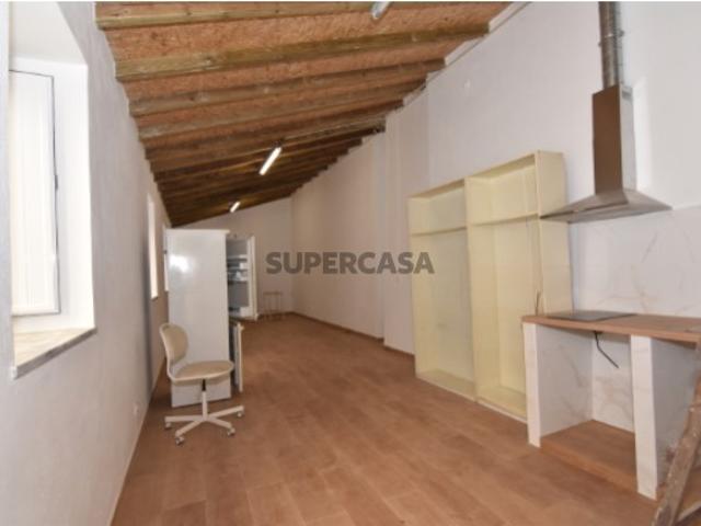 Armazém venda em Avenidas Novas, Lisboa
