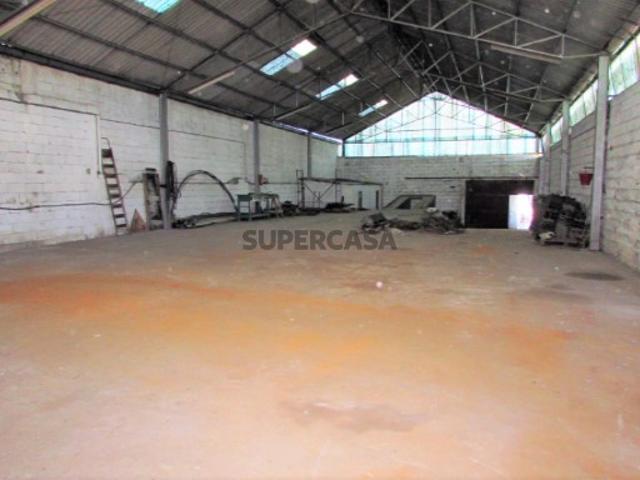 Armazém venda em Ourém