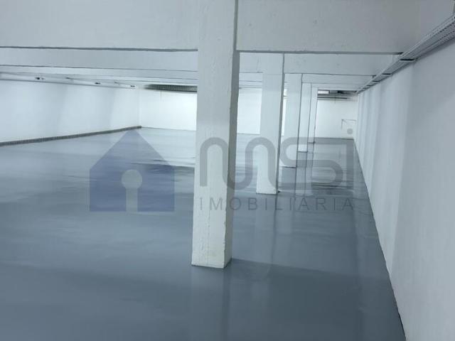 Armazém alugar em Porto