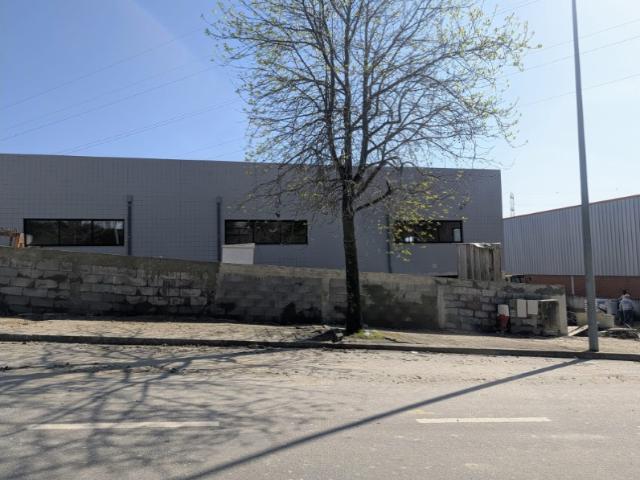 Armazém alugar em Valongo, Alfena