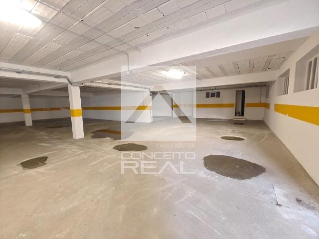 Armazém alugar em Costa, São Martinho Campo