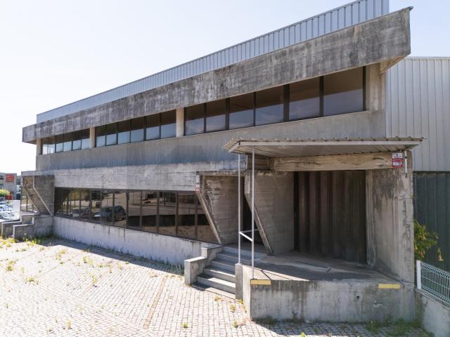 Armazém alugar em Burgães, Santo Tirso