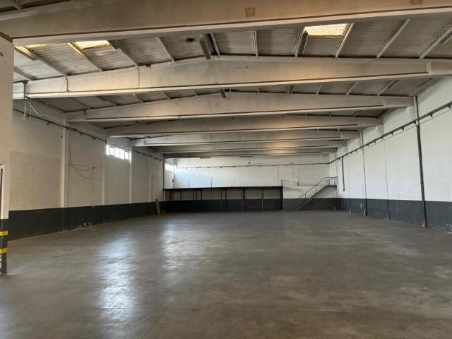 Armazém alugar em Maia, Barca