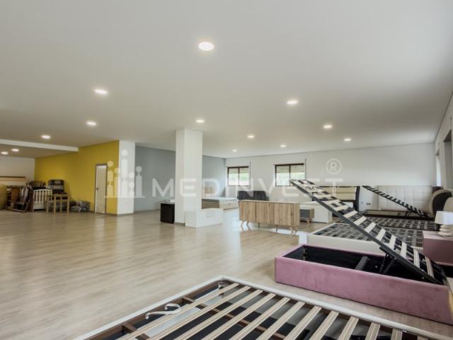 Armazém alugar em Crasto, Gondomar