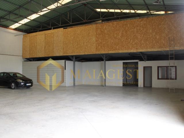 Armazém alugar em Vila Nova De Gaia, Porto