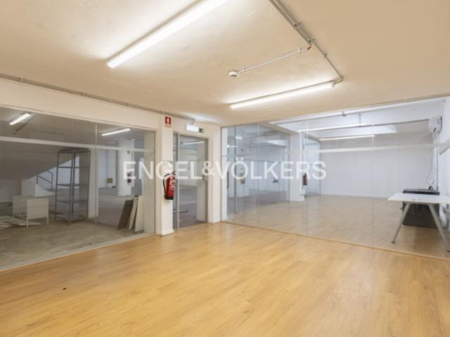 Armazém alugar em Lisboa