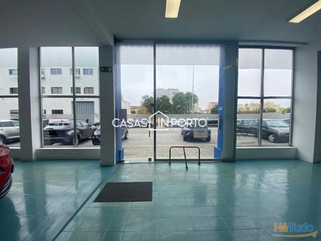 Armazém alugar em Porto