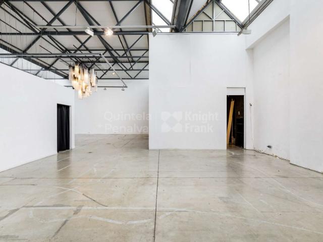Armazém alugar em Santo António, Lisboa