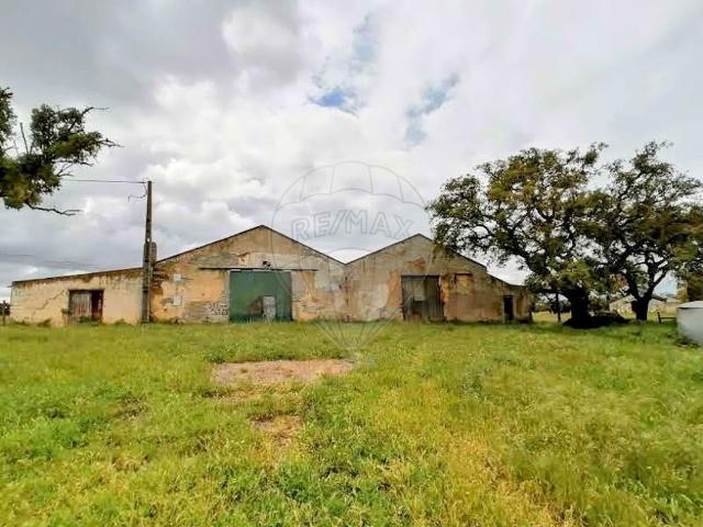 Armazém alugar em Messejana, Beja