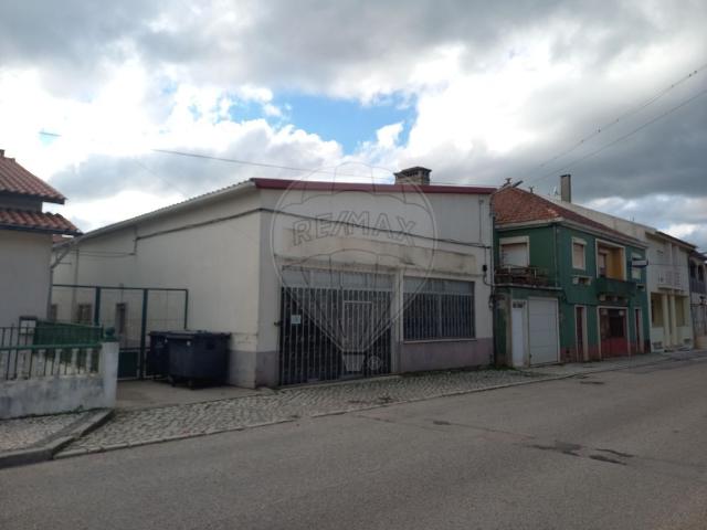 Armazém alugar em Alvaiázere, Leiria