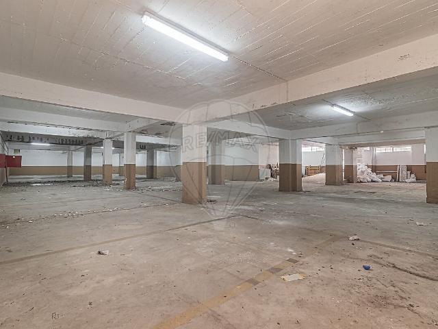 Armazém alugar em Fogueteiro, Seixal