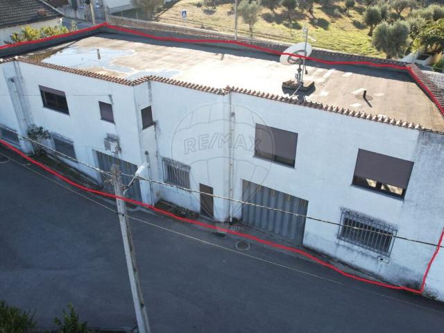 Armazém alugar em Guarda, São Julião