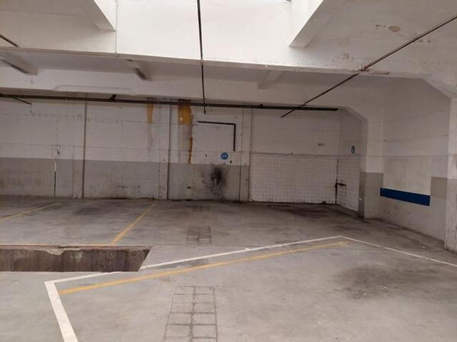 Armazém alugar em Bairro de Campolide, Lisboa