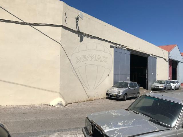 Armazém alugar em Lisboa, Urbanização Real Forte