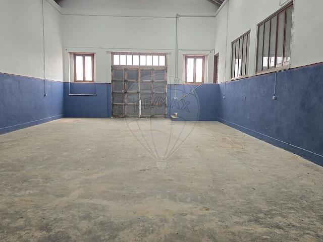 Armazém alugar em Lisboa, Santo Isidoro