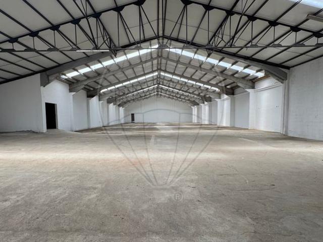 Armazém alugar em Monte dos Pipos, Porto