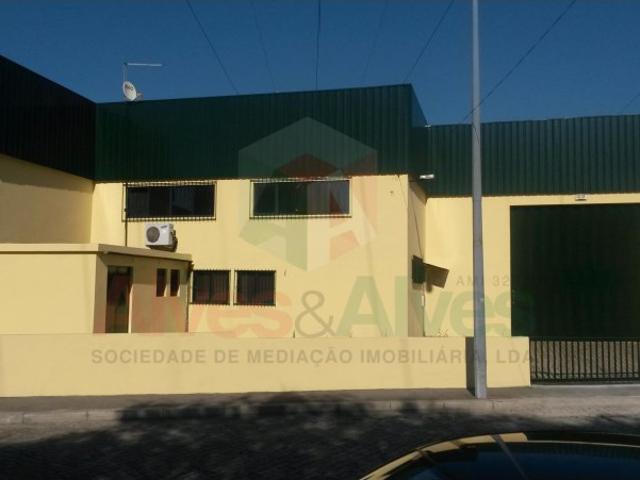 Armazém alugar em Maia, Gueifães