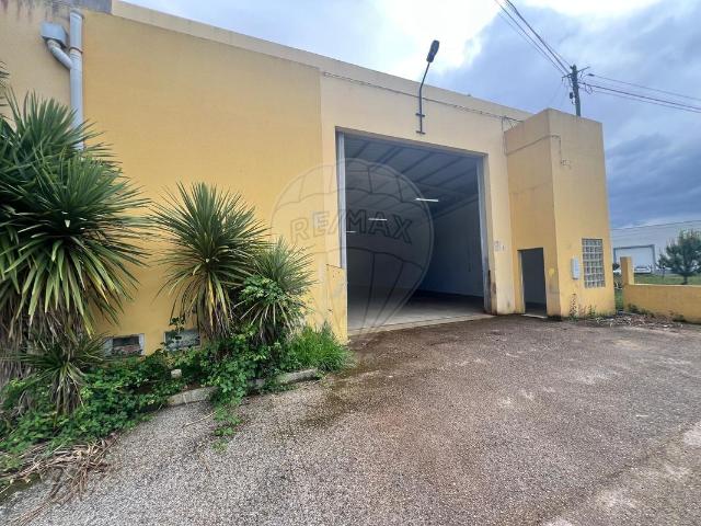 Armazém alugar em Leiria, Outeiro da Ranha