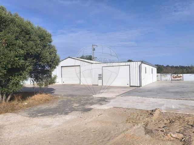 Armazém alugar em Portimão