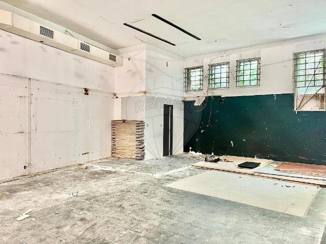 Armazém alugar em Porto, Cedofeita