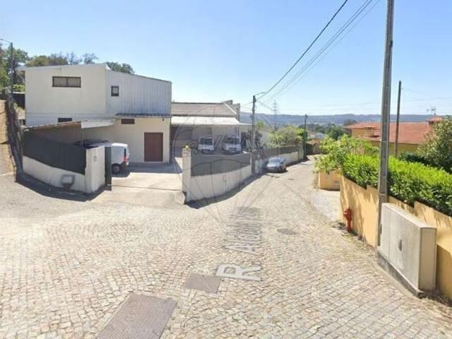 Armazém alugar em Porto, Vila Meã