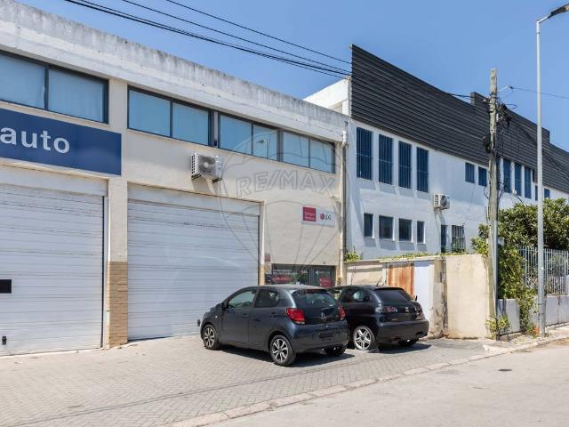 Armazém alugar em Quinta da Aniza, Setúbal