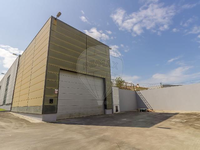 Armazém alugar em Vilar e Mosteiró, Vila Do Conde